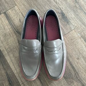 Cole Haan men’s shoes grey and pink in color used in good condition size 12